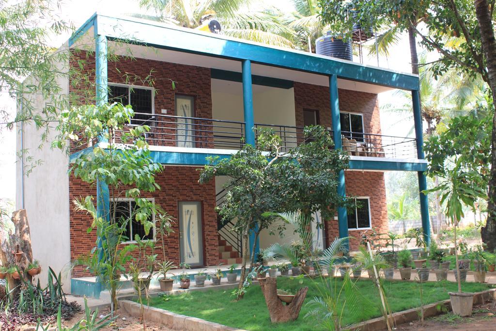Stay Simple Raj Gardenia Kushālnagar Exterior foto