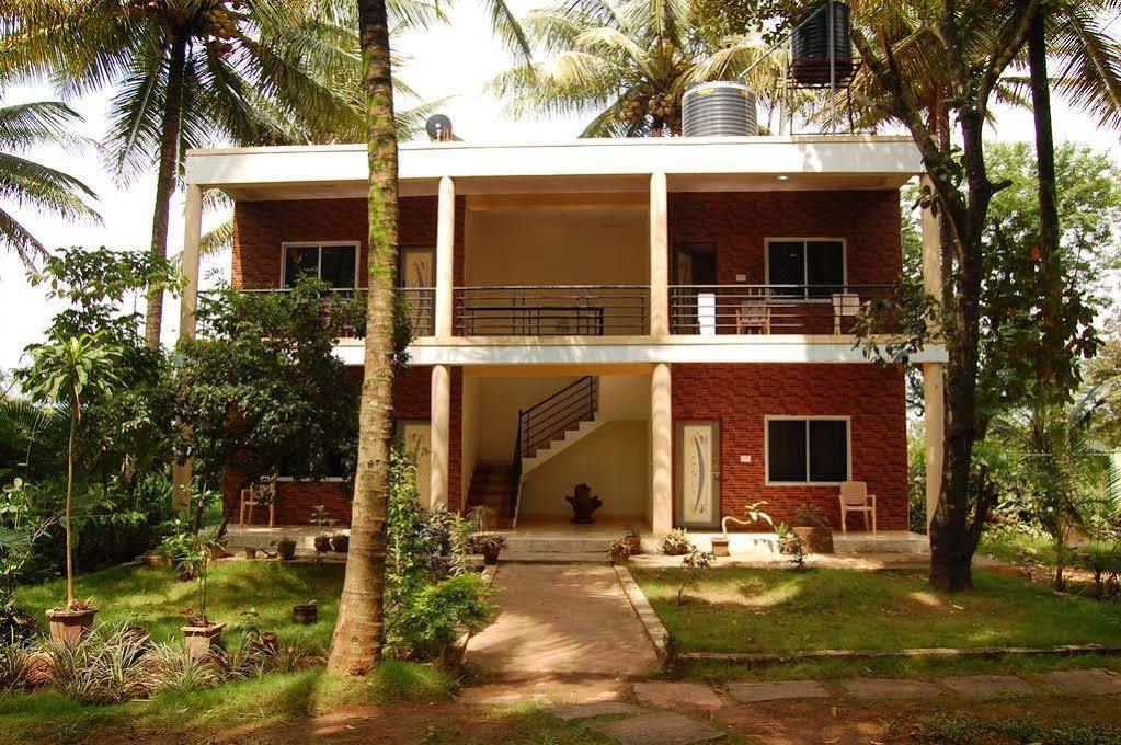 Stay Simple Raj Gardenia Kushālnagar Exterior foto